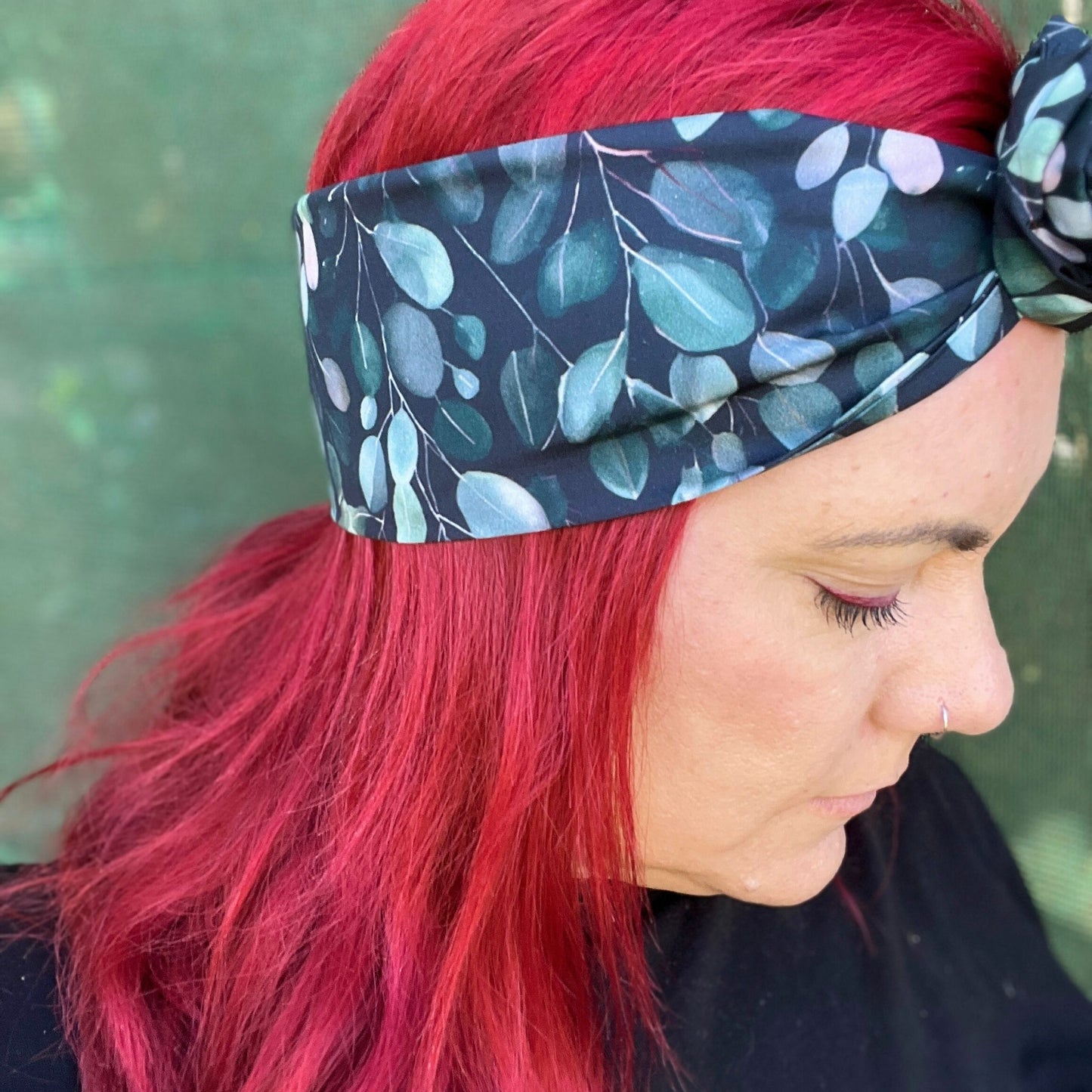 Eucalyptus leaves wire headband Wrap your head around this – Bae Bands’ fabric headwraps are here to shake things up. Comfortable, versatile, and unapologetically you. Dive into a world of style that speaks your language. Infuse your wardrobe with the essence of self-expression that comes with our distinctive designs.