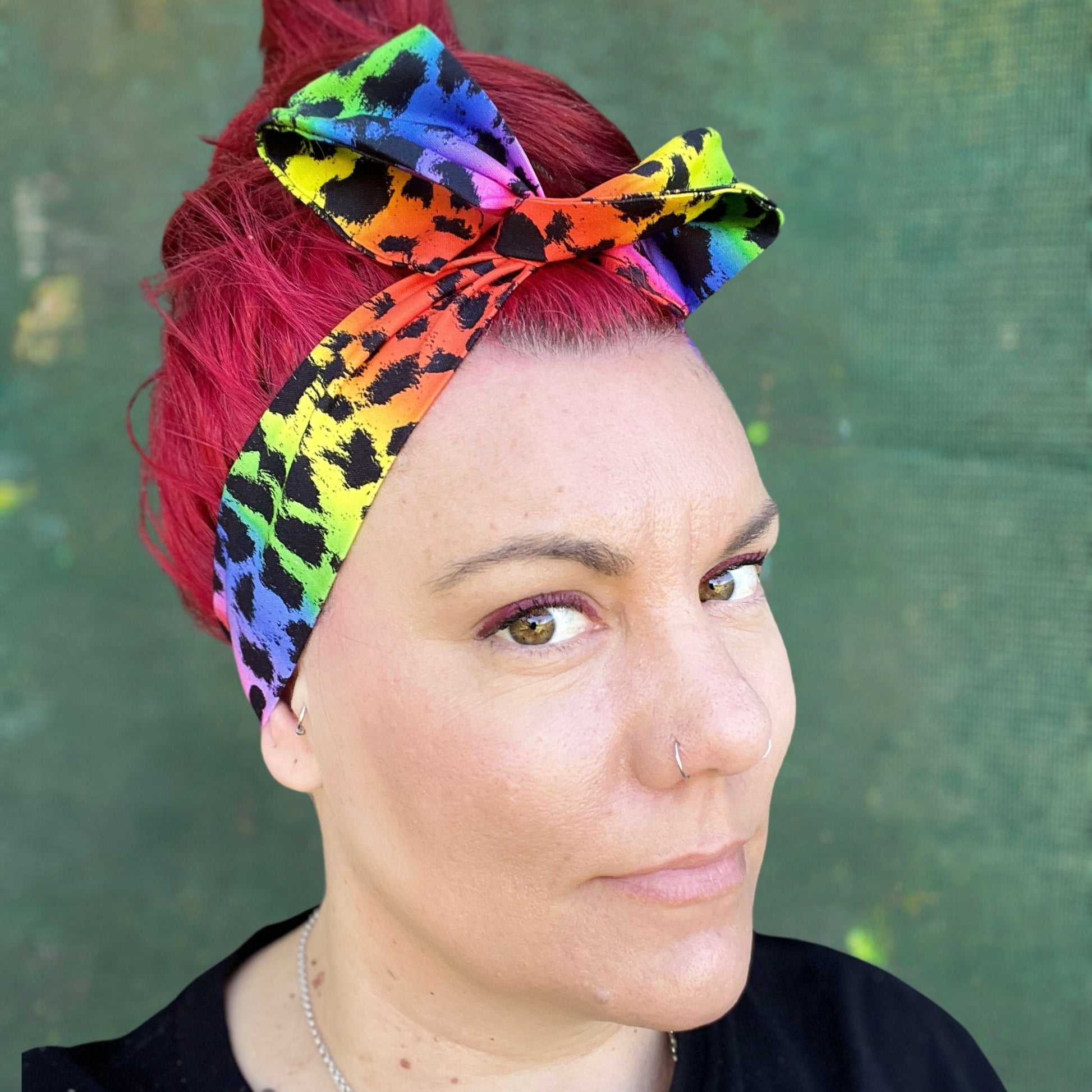 Fluro Leopard Print Headband Wrap your head around this – Bae Bands’ fabric headwraps are here to shake things up. Comfortable, versatile, and unapologetically you. Dive into a world of style that speaks your language. Infuse your wardrobe with the essence of self-expression that comes with our distinctive designs.