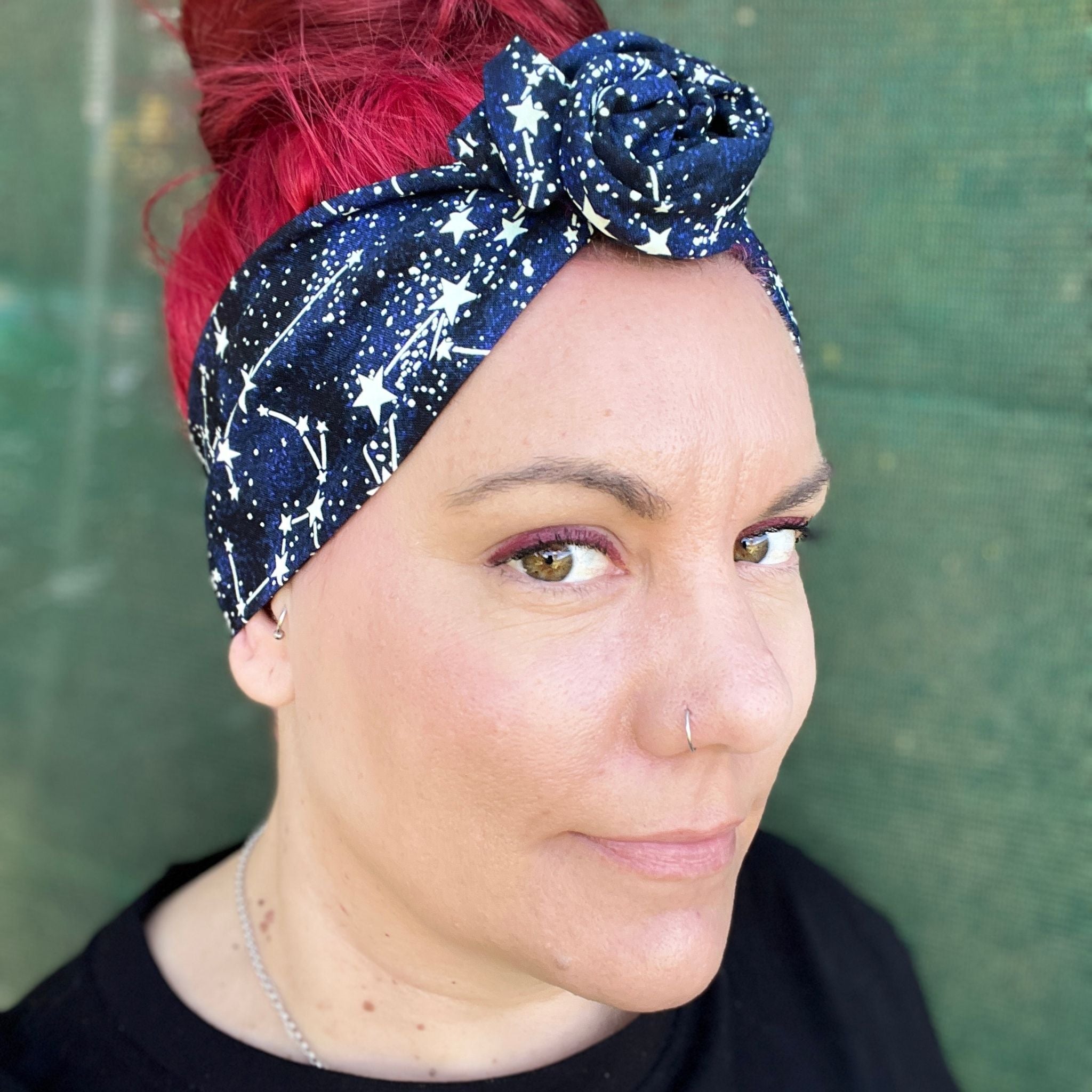 Glow in the dark stars wire headband Explore our collection of hair accessories for girls, featuring headbands and scrunchies, all made in Australia. Perfect for adding a touch of charm and style to any outfit, our locally crafted pieces ensure durability and fashion. Shop the latest in girl’s hair trends today!