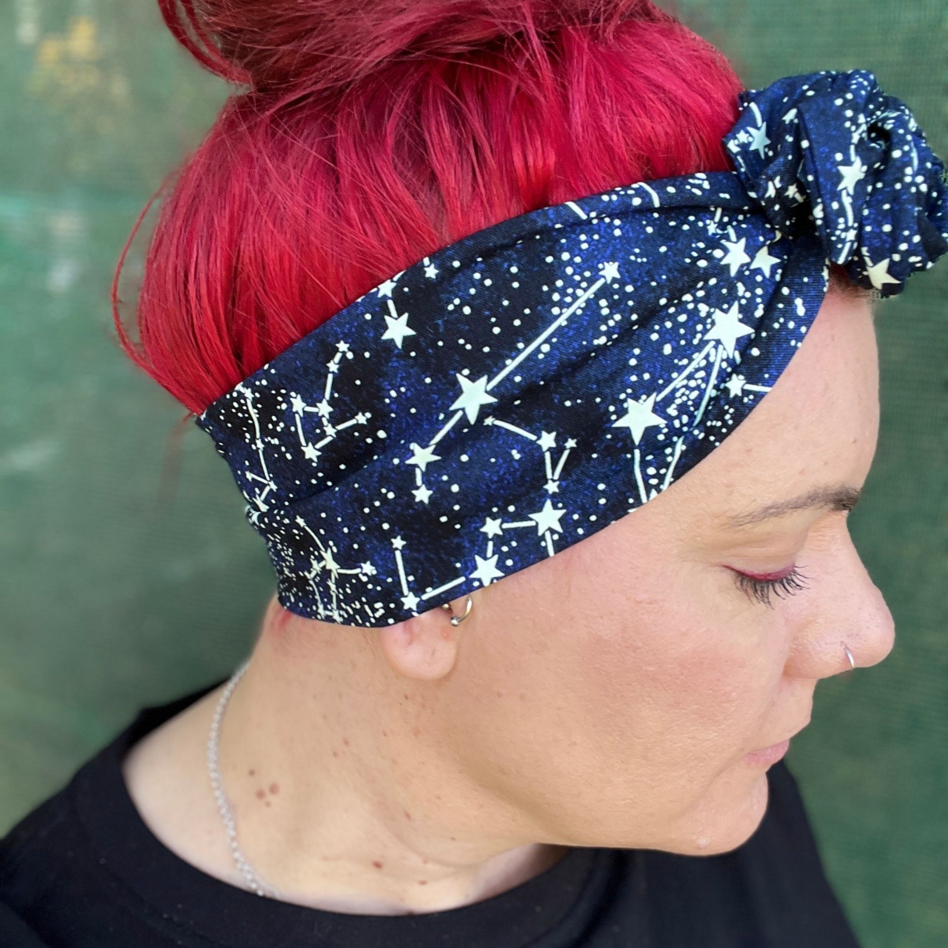 Glow in the dark stars wire headband Explore our collection of hair accessories for girls, featuring headbands and scrunchies, all made in Australia. Perfect for adding a touch of charm and style to any outfit, our locally crafted pieces ensure durability and fashion. Shop the latest in girl’s hair trends today!