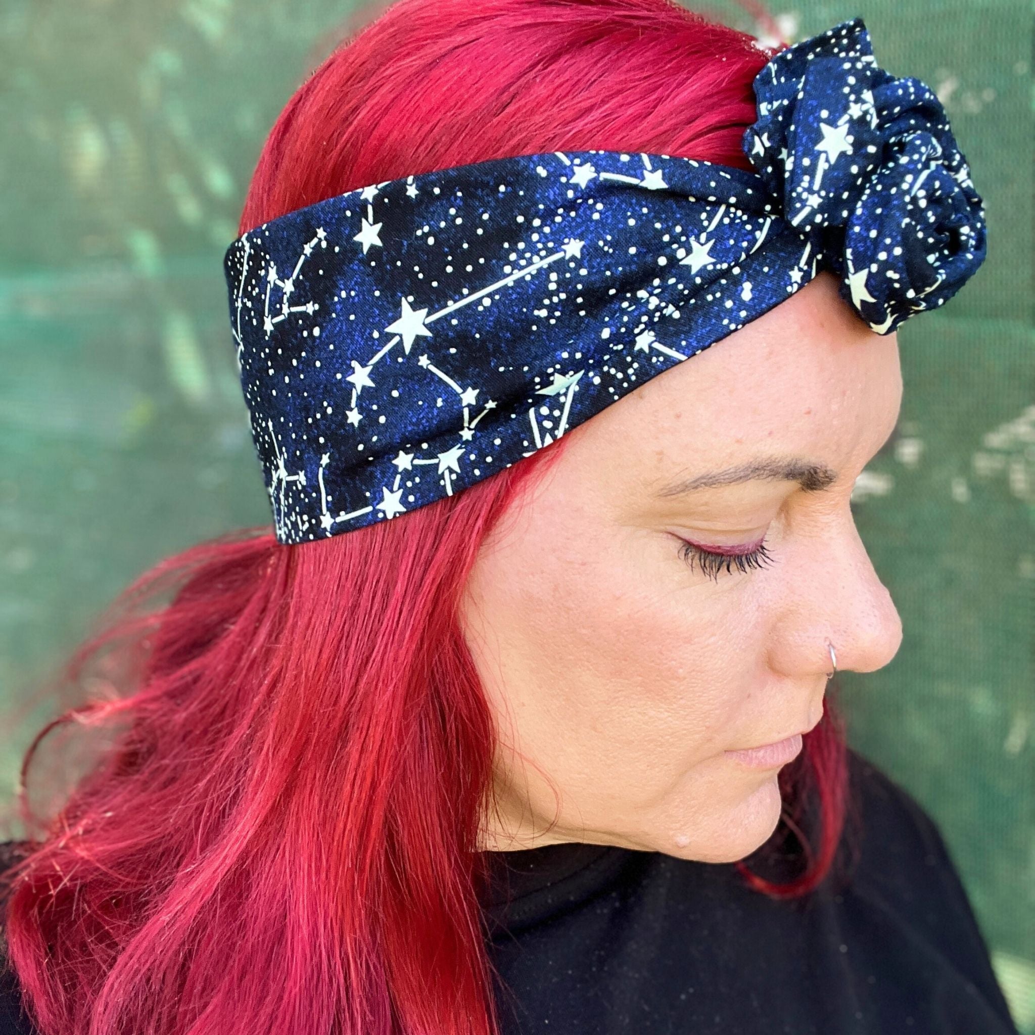 Glow in the dark stars wire headband Explore our collection of hair accessories for girls, featuring headbands and scrunchies, all made in Australia. Perfect for adding a touch of charm and style to any outfit, our locally crafted pieces ensure durability and fashion. Shop the latest in girl’s hair trends today!