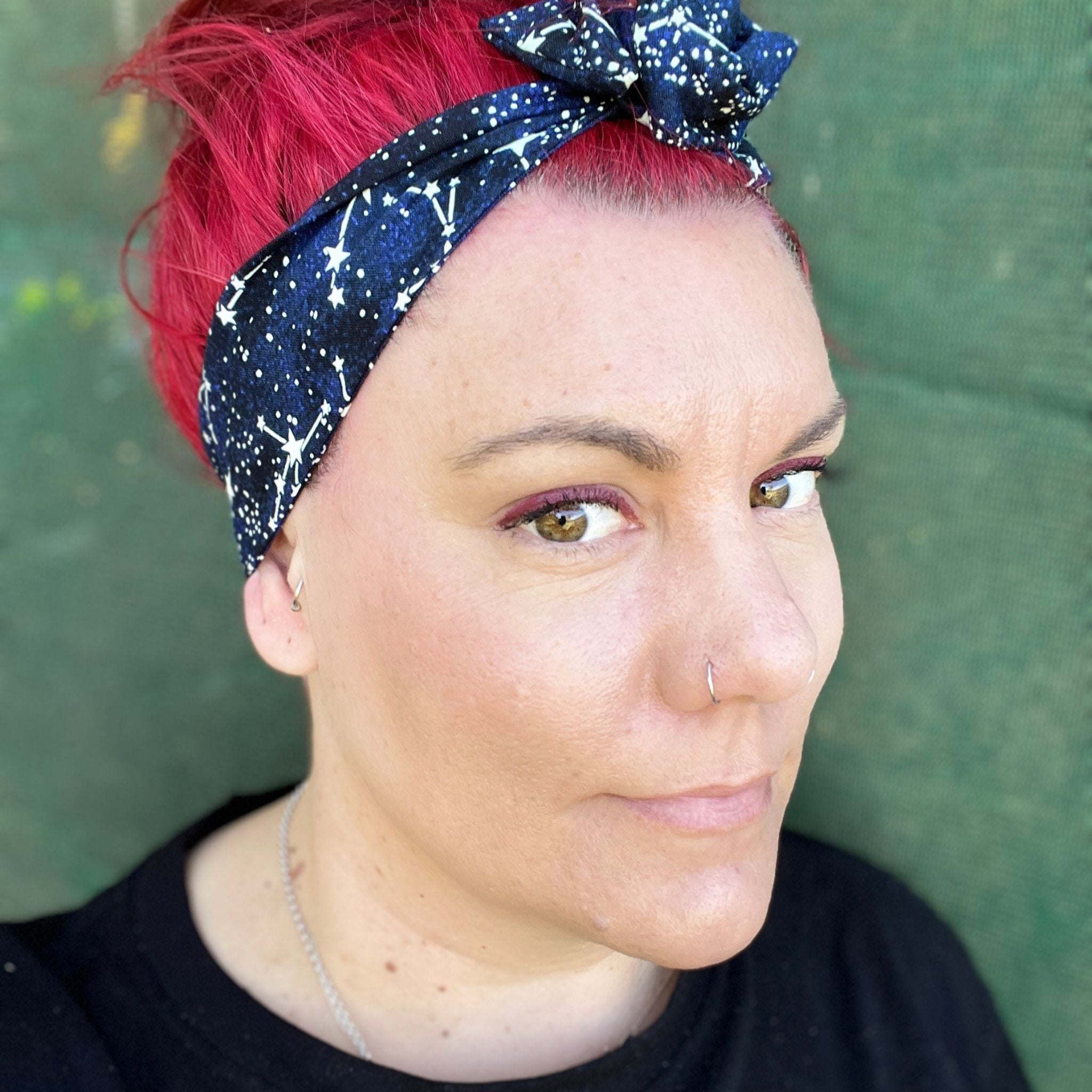 Glow in the dark stars wire headband Explore our collection of hair accessories for girls, featuring headbands and scrunchies, all made in Australia. Perfect for adding a touch of charm and style to any outfit, our locally crafted pieces ensure durability and fashion. Shop the latest in girl’s hair trends today!