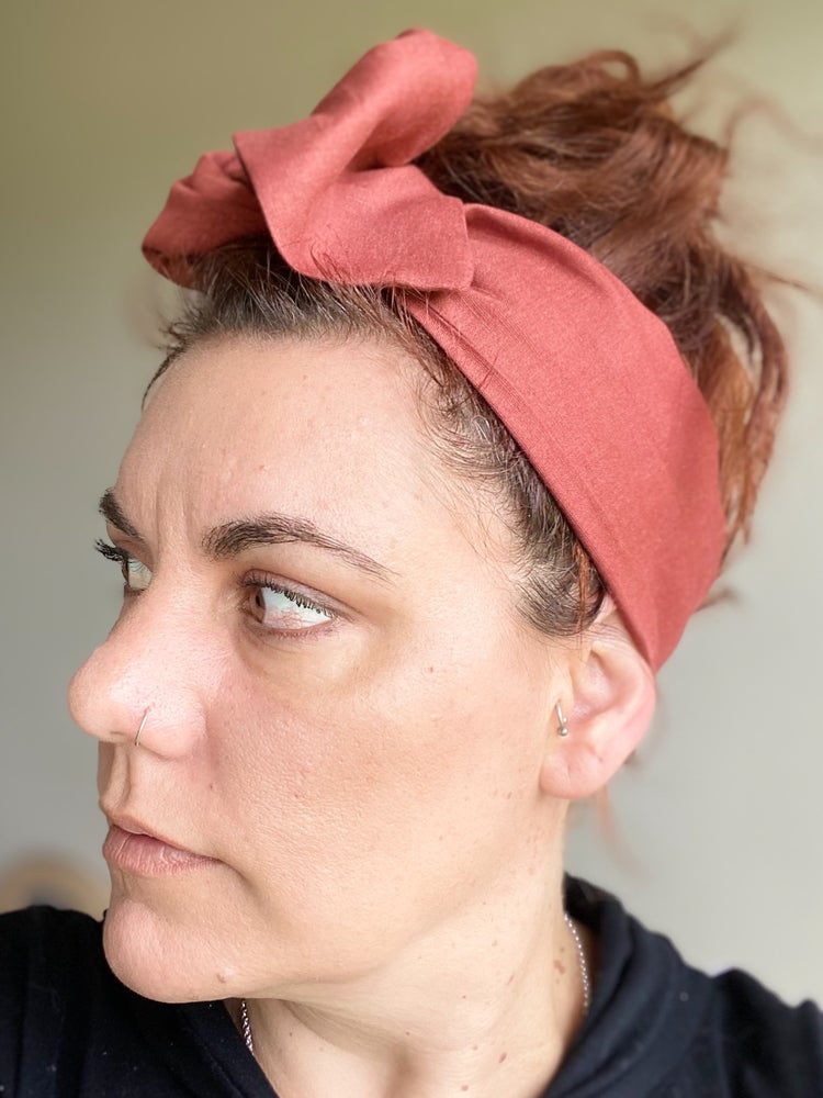 Rust Coloured Boho Wire Headband - Bae Bands Australia Twist Bow Wire Headband allows for your headband to stay in place all day with no headaches,